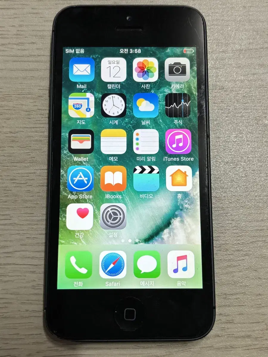 iPhone5 16GB Black  50122